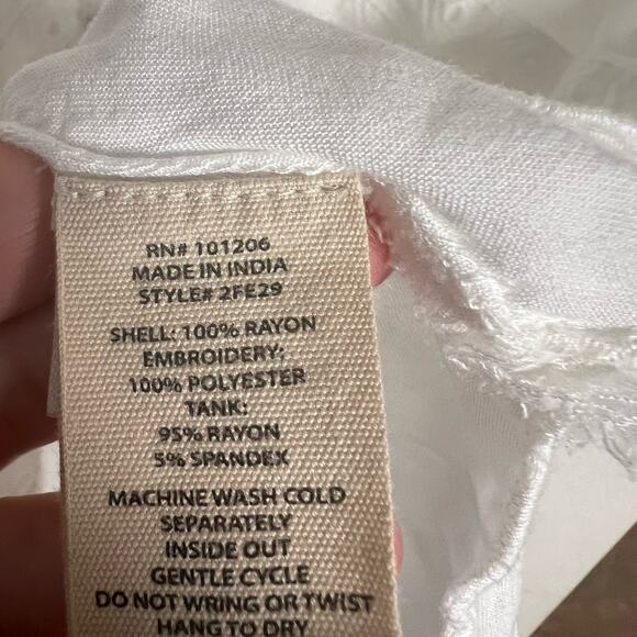 Soft Surroundings Melissani White Embroidered Eyelet Tunic Blouse Size Large - Picture 14 of 15